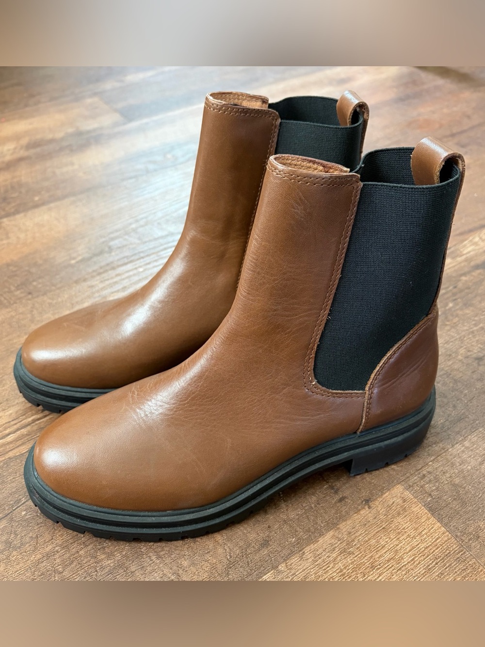Madewell The Bradley Chelsea Lugsole Boot in Stable